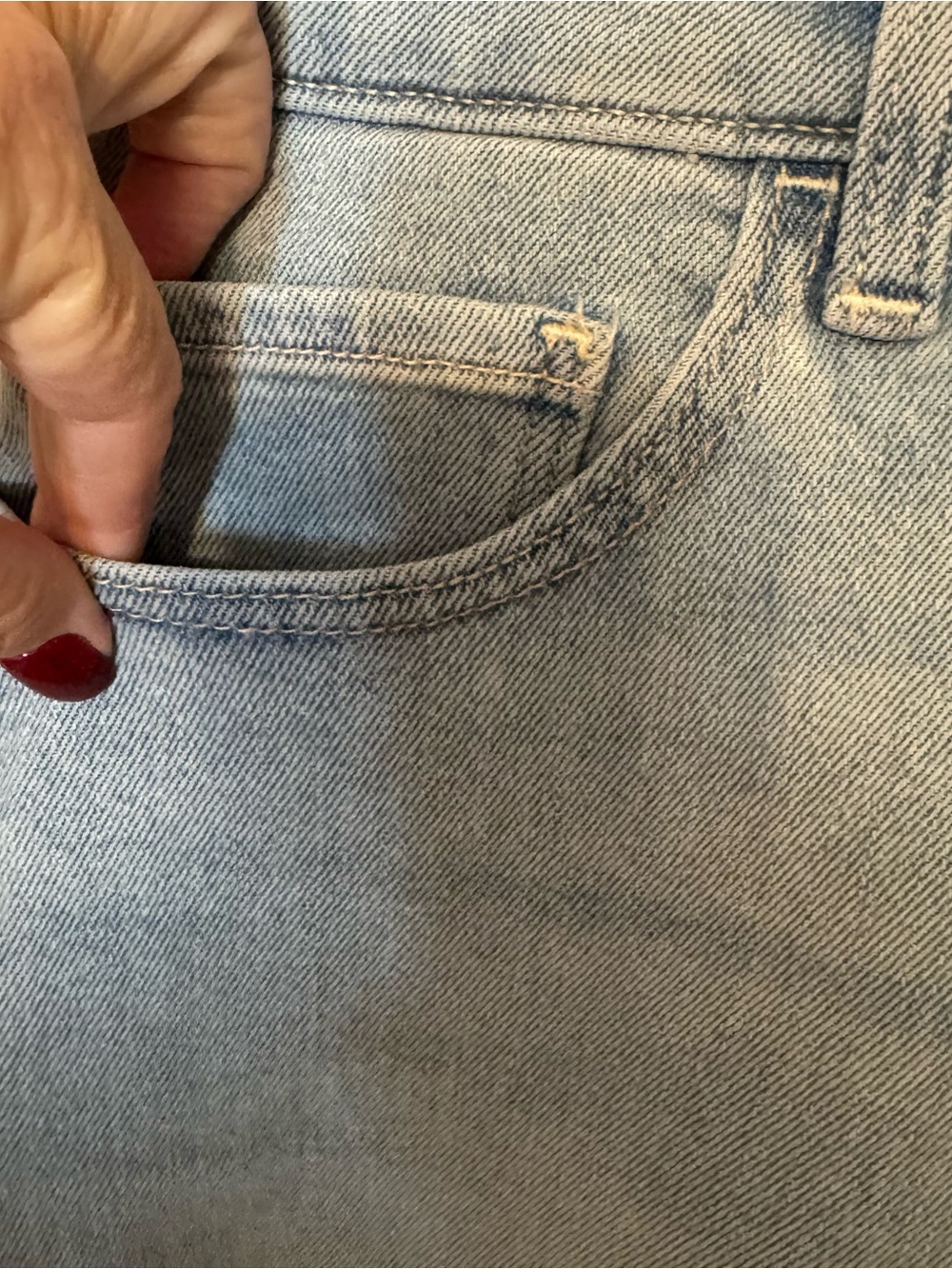 NWT Hollister High - Rise Straight Jeans with Branded Button SIZE: 18 TALL #V - Picture 3 of 8
